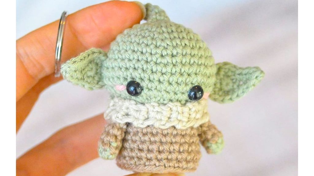 Crochet Yoda Baby Keychain PDF Amigurumi Free Pattern 500+ PDF Passo