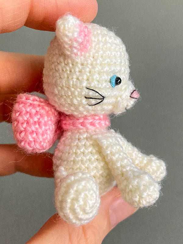 PDF Crochet White Cat Amigurumi Free Pattern 04