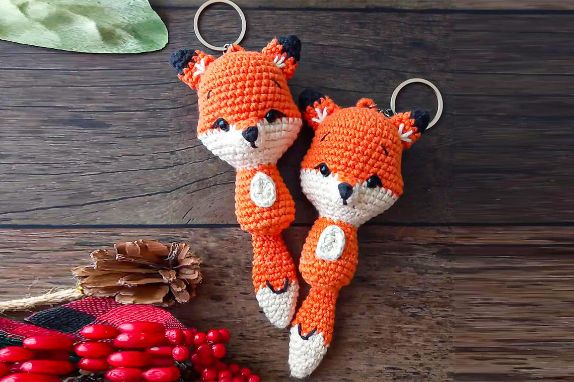 Fox crochet keychain pattern  PDF English and French