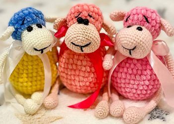 Crochet plush Sheep Free Amigurumi PDF Pattern