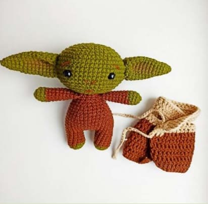 Crochet Baby Yoda PDF Amigurumi Free Pattern Cape