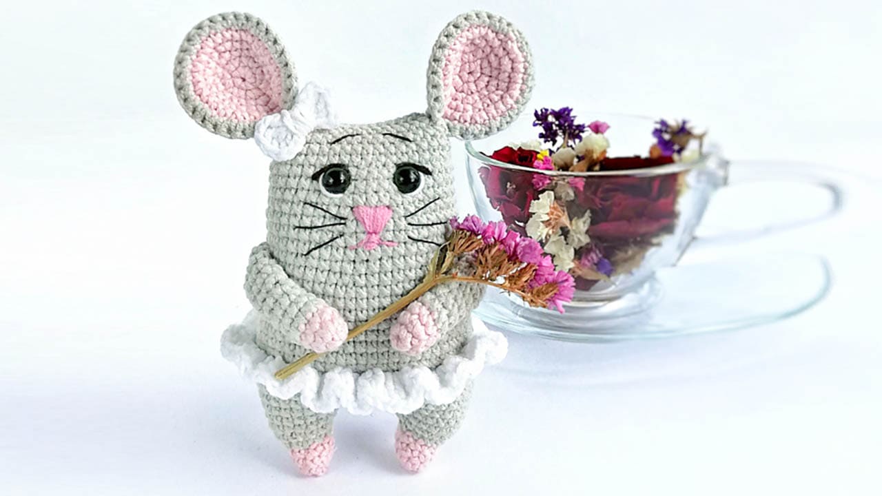 Crochet Little Mouse PDF Amigurumi Free Pattern 1