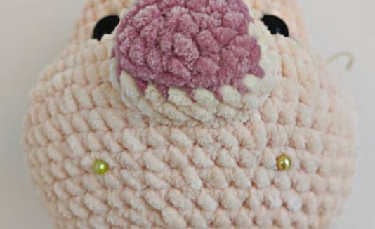 Crochet Piglet Amigurumi Free PDF Pattern Mouth Tightening 1