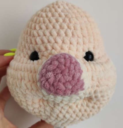 Crochet Piglet Amigurumi Free PDF Pattern Mouth Tightening 3