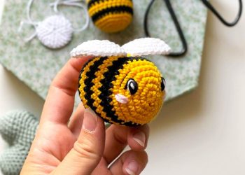 Crochet Little Bee Amigurumi Free PDF Pattern