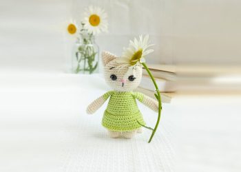 Mrs. Crochet Cat Amigurumi PDF Free Pattern