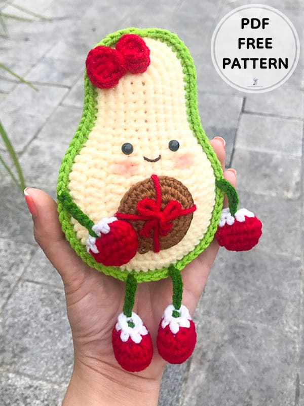 Crochet Avocado For Christmas Amigurumi Free Pattern2