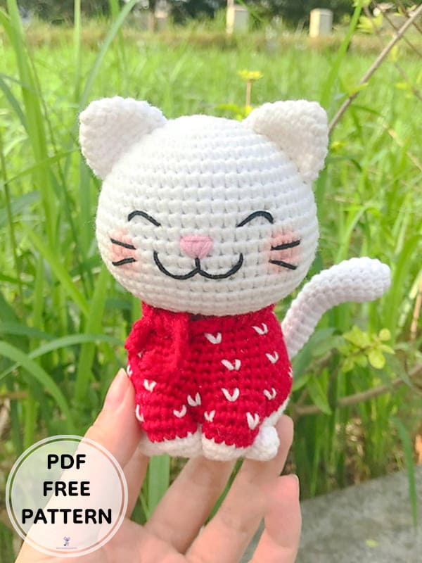 Christmas Crochet Cat Amigurumi Free PDF Pattern2